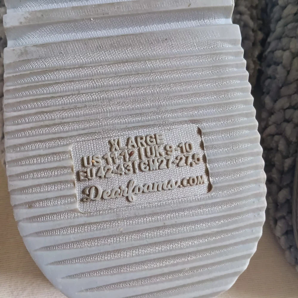Dearfoams Men Sz XL 9-10 Soft Gray Slippers